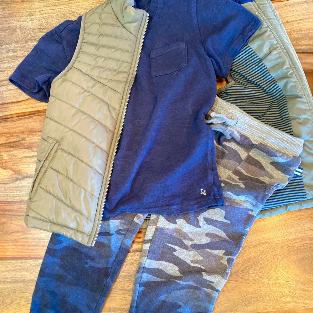 Splendid and Janie and Jack outfit. T-shirt 6. Vest and sweats 7.